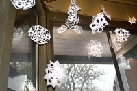 Traditional 6 sided snow flakes.