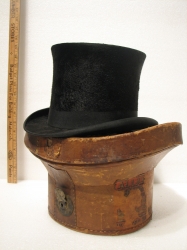 Beaver Top Hat with Carrying Case