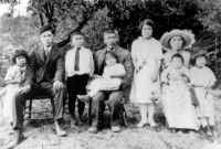 Eyemoto Family taken in 1926
